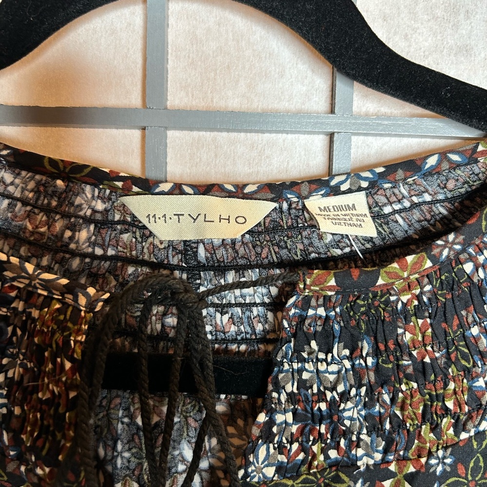 NWT Anthropologie 11-1-Tylho Black and Brown Patterned Top - Picture 2 of 5